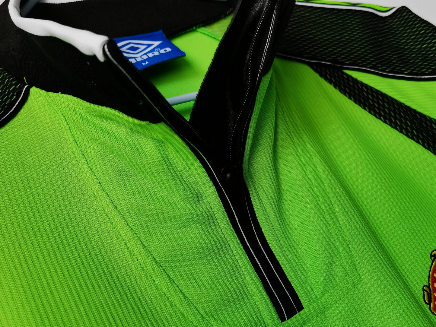 1998/1999 Manchester United SHARP Green GK Retro Kit – Long Sleeves - ClassicKits433 - GovintageJersey