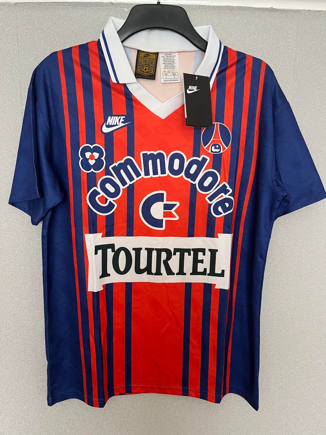 Testimonial image : Paris Saint Germain Retro Kit at GoVintageJersey Store