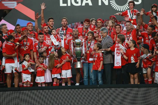 Blog Storytelling : Eagles Soar: Legendary Tales of Benfica at GoVintageJersey Store