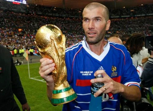 Blog Storytelling - Poetry in Motion: The Timeless Grace of Zinedine Zidane at GoVintageJersey Store
