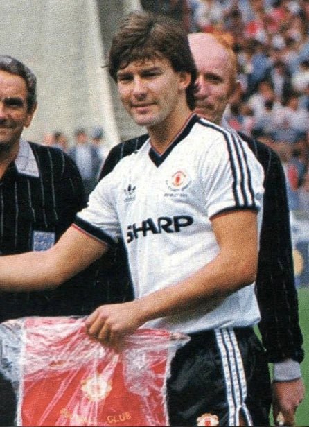 1983/1984 Manchester United SHARP - FA Charity Shield - Away Retro Kit - ClassicKits433 - GovintageJersey