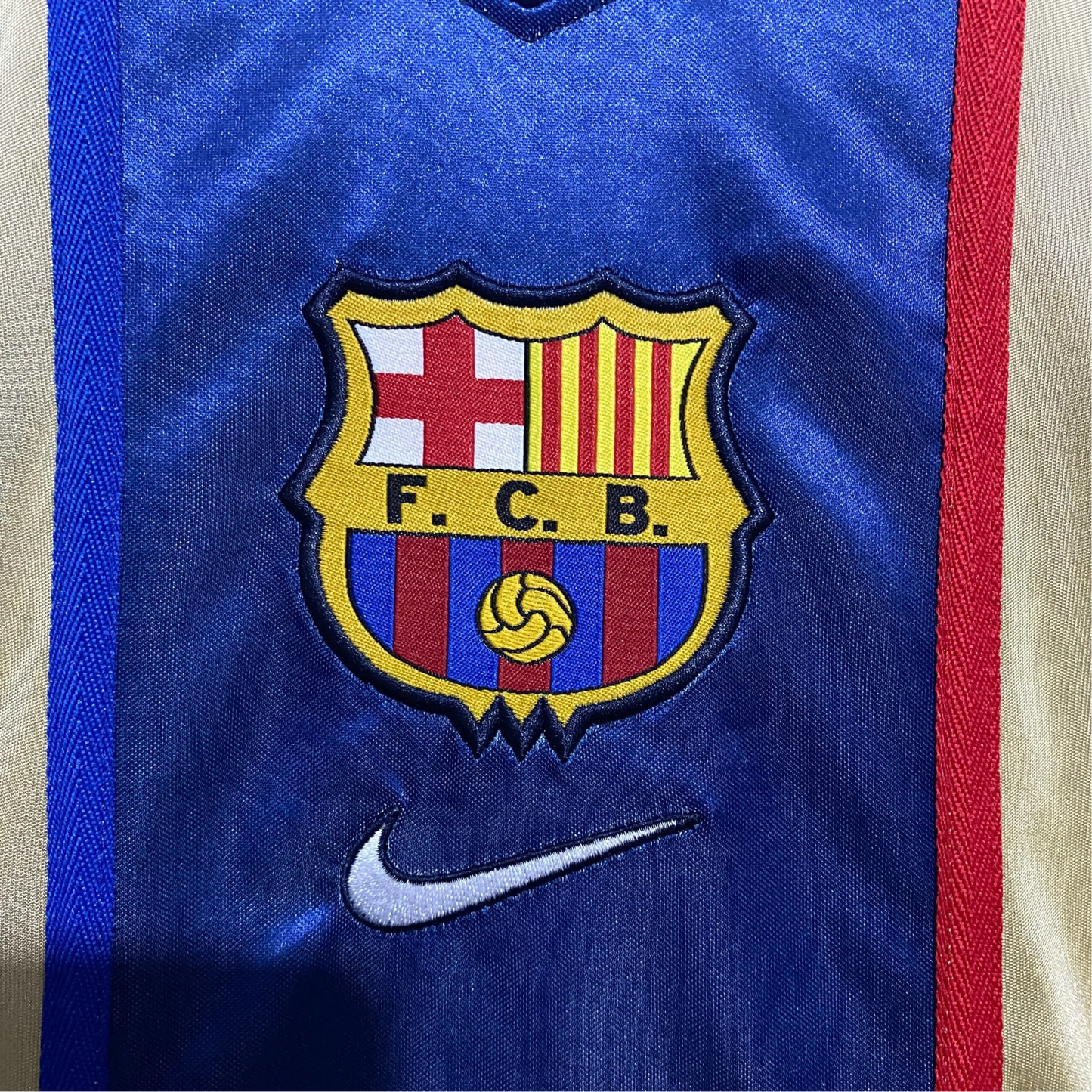 2001/2003 FC Barcelona - Away Retro Kit - GovintageJersey