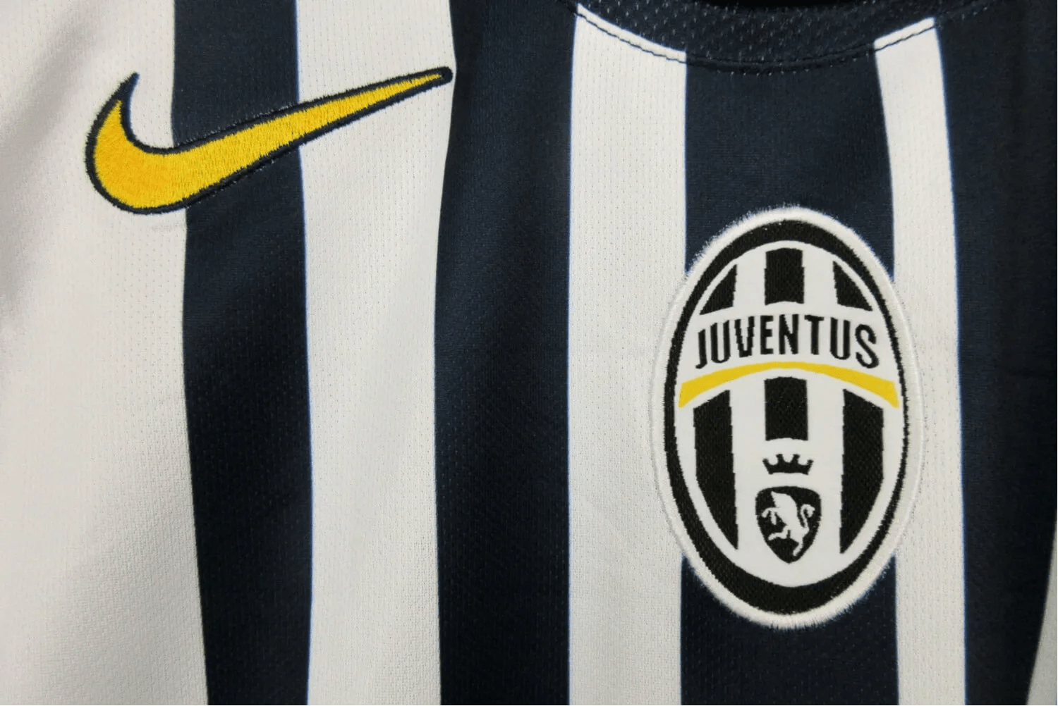 2004/2005 Juventus SKY SPORT - 3rd BlueWhite Retro Kit - GovintageJersey