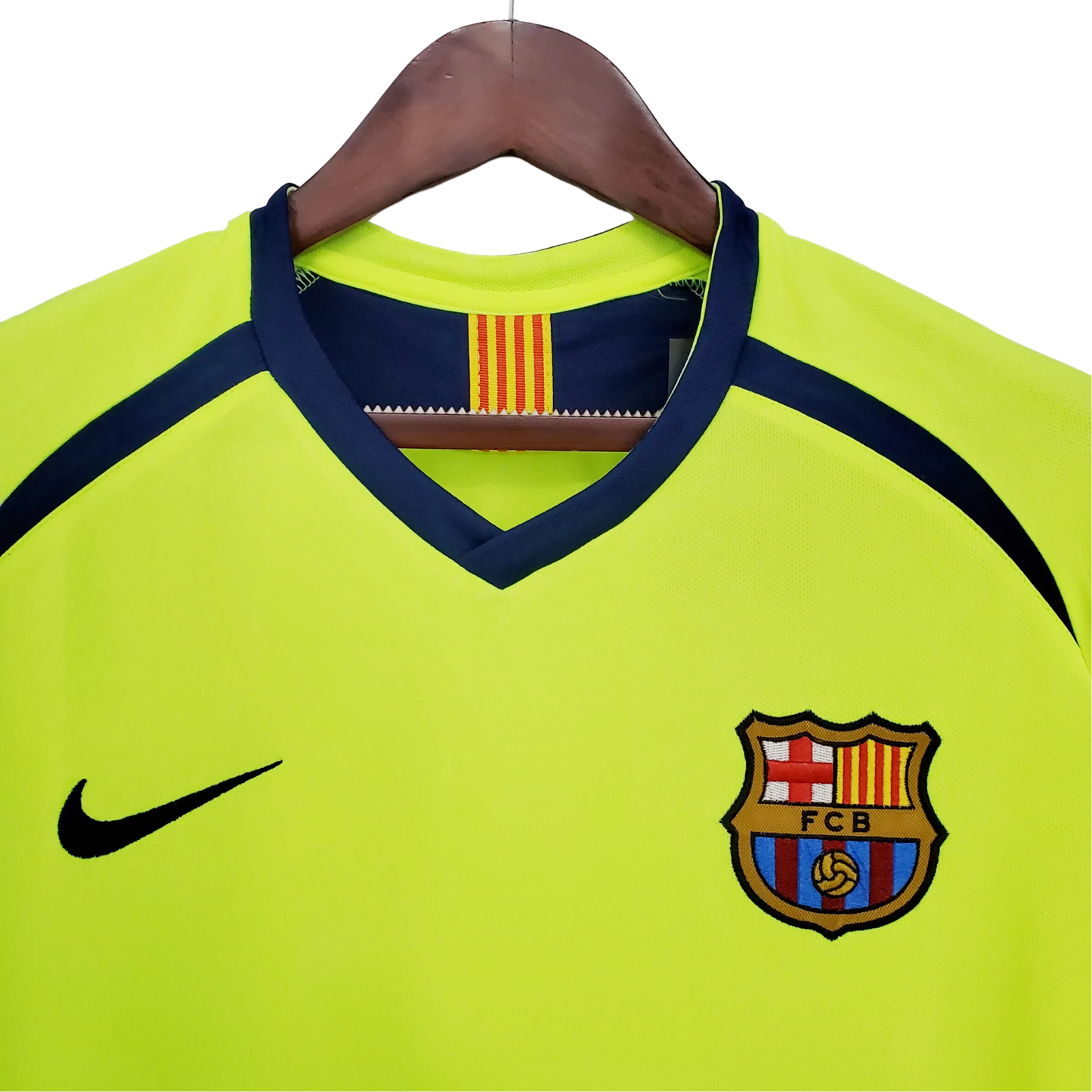 2005/2006 FC Barcelona - Away Retro kit - ClassicKits433 - GovintageJersey