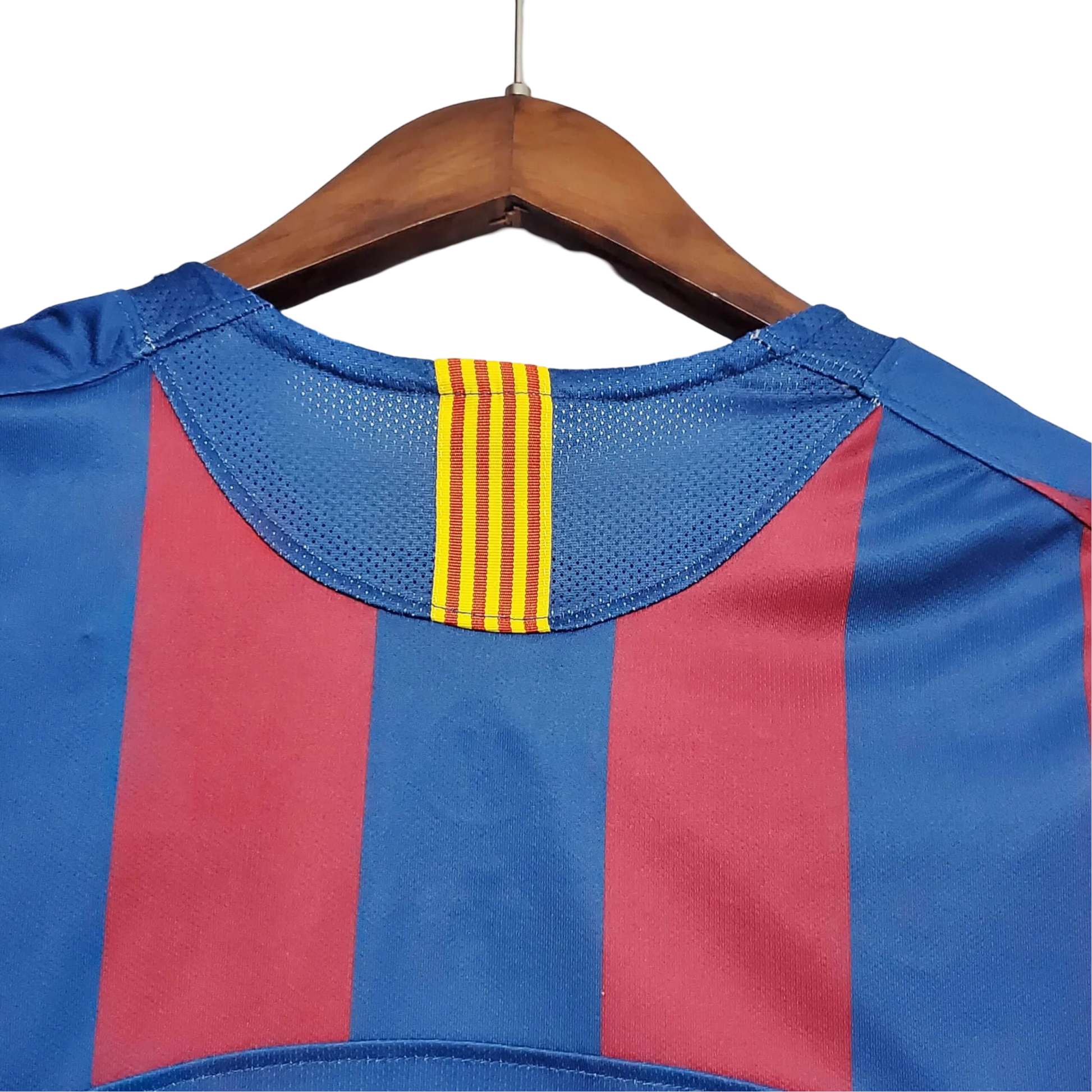 2005/2006 FC Barcelona Home Retro Kit - ClassicKits433 - GovintageJersey