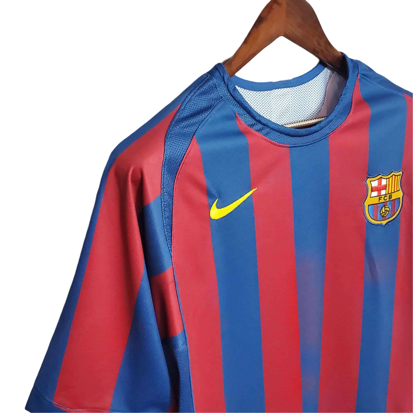 2005/2006 FC Barcelona Home Retro Kit - ClassicKits433 - GovintageJersey