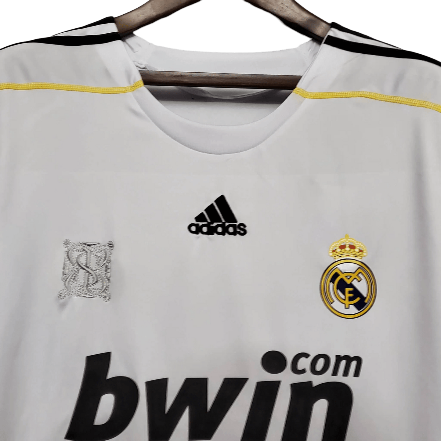 2009/2010 Real Madrid bwin - Home Retro Kit - GovintageJersey