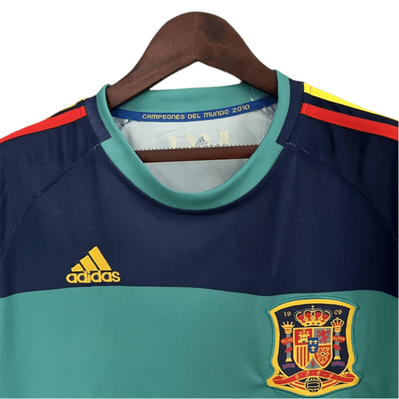 2010/2011 Spain Casillas Retro Kit - ClassicKits433 - GovintageJersey