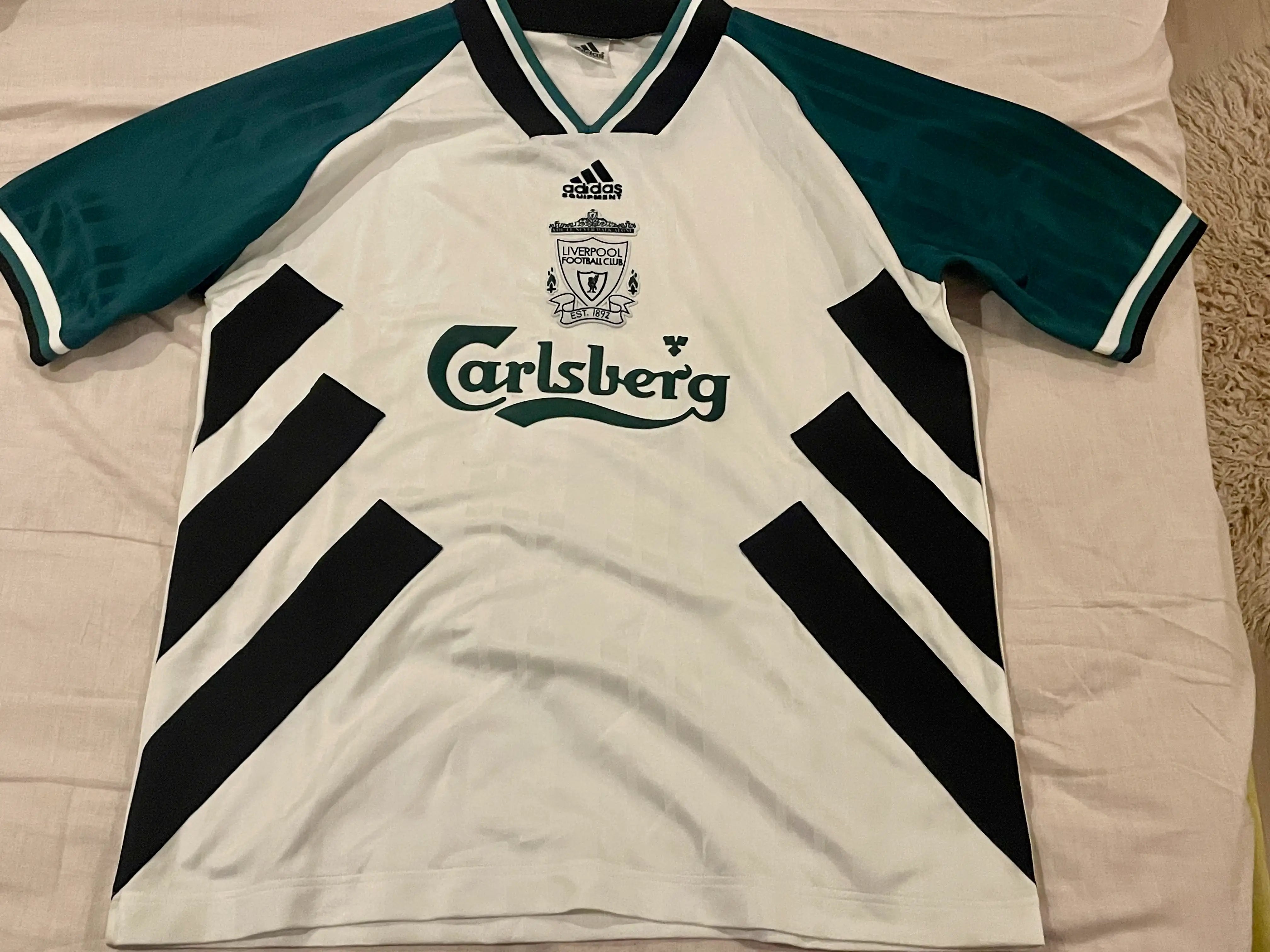 Testimonial image : Liverpool Retro Kit at GoVintageJersey Store